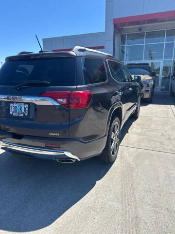 2017 GMC Acadia Denali