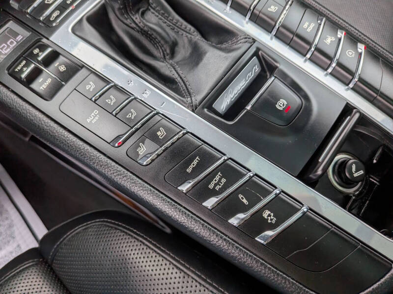 2017 Porsche Macan