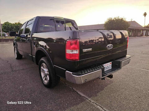 2005 Ford F-150 Lariat