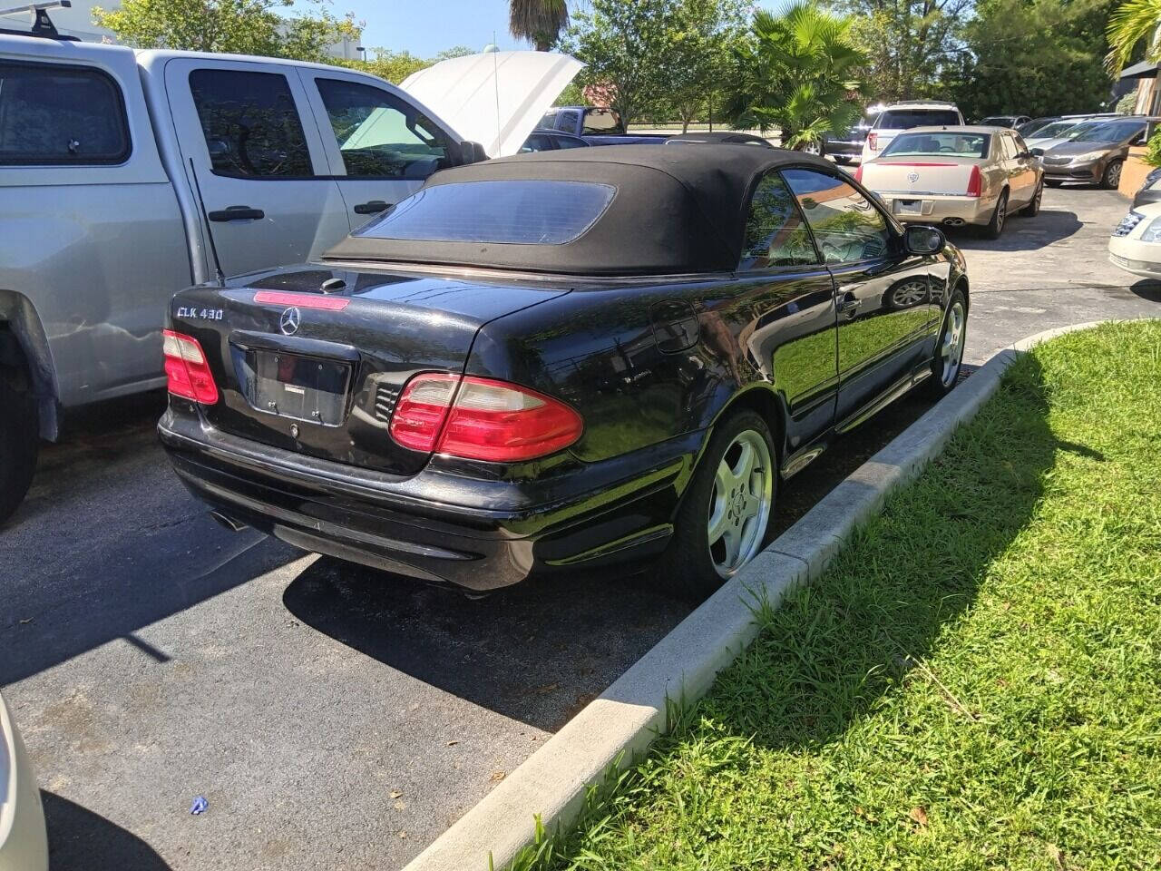 2003 MERCEDES-BENZ CLK-Class Convertible - $3,950