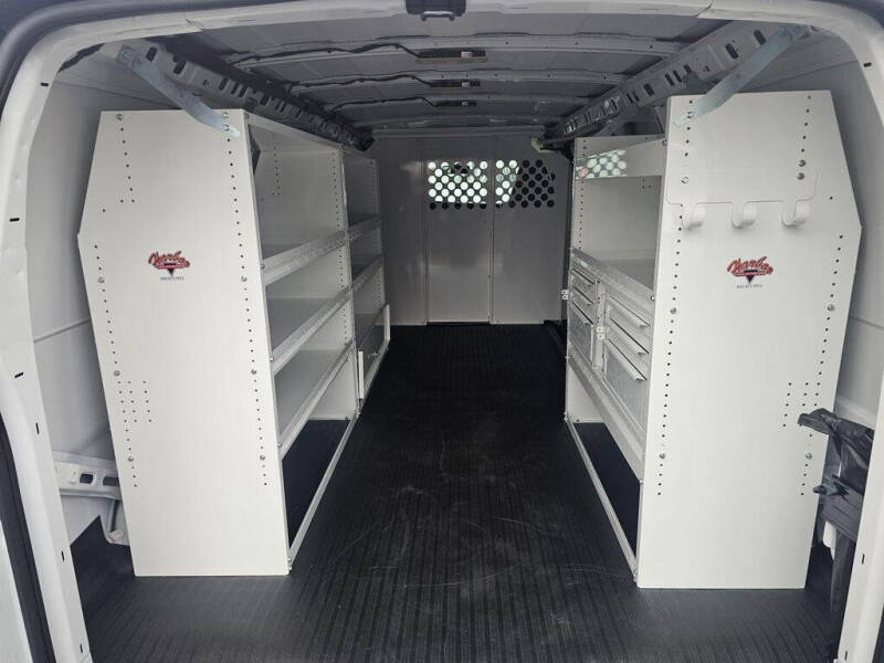 2025 Chevrolet Express 2500