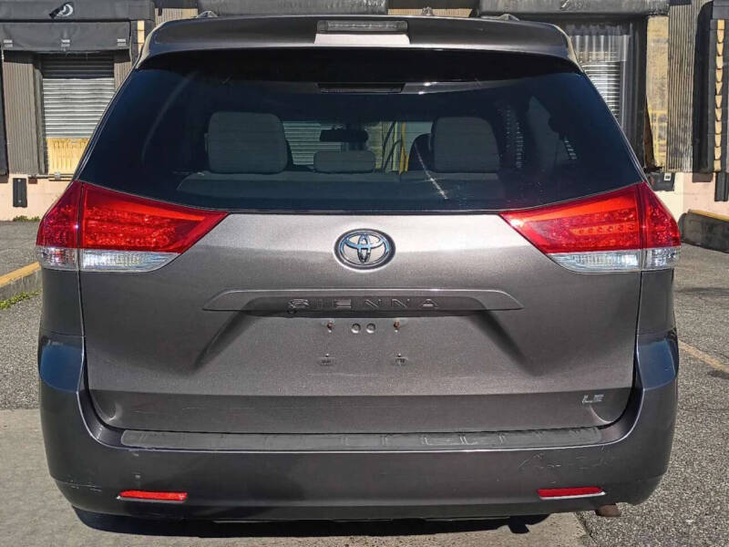2012 Toyota Sienna