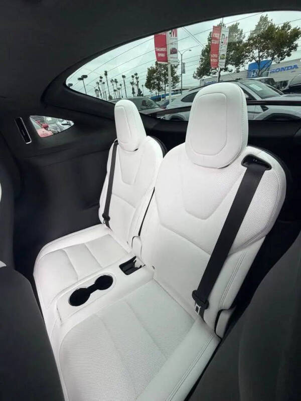 2025 Tesla Model X