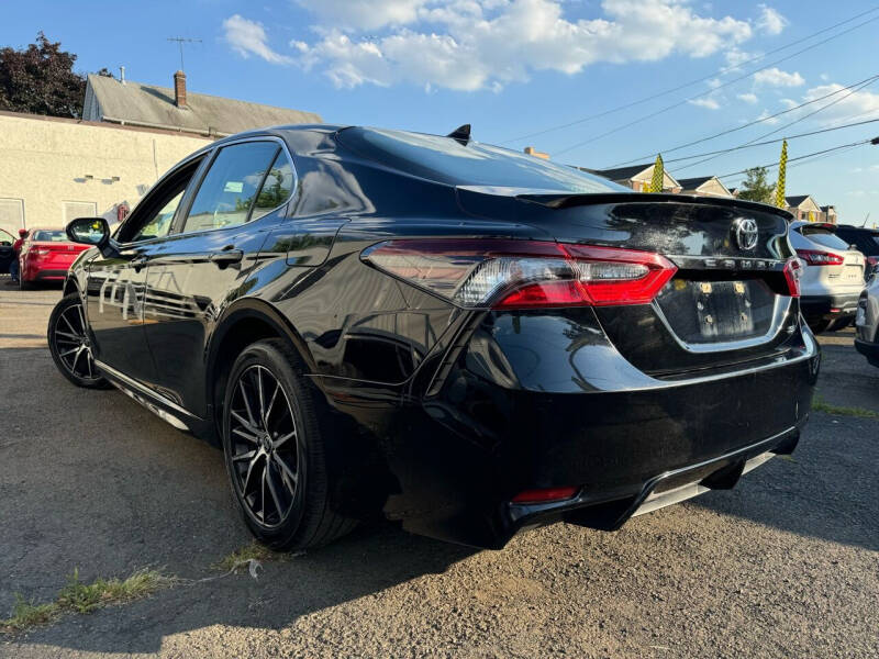 2022 Toyota Camry SE