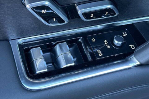 2025 Land Rover Range Rover P530 SE