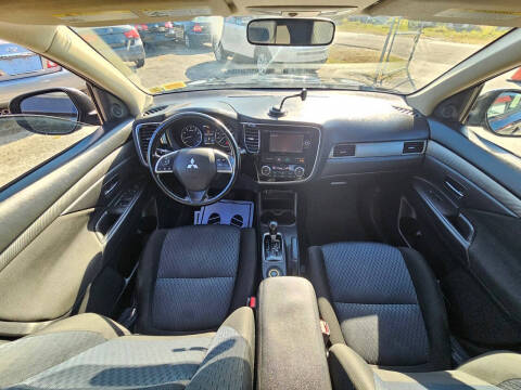 2014 Mitsubishi Outlander SE