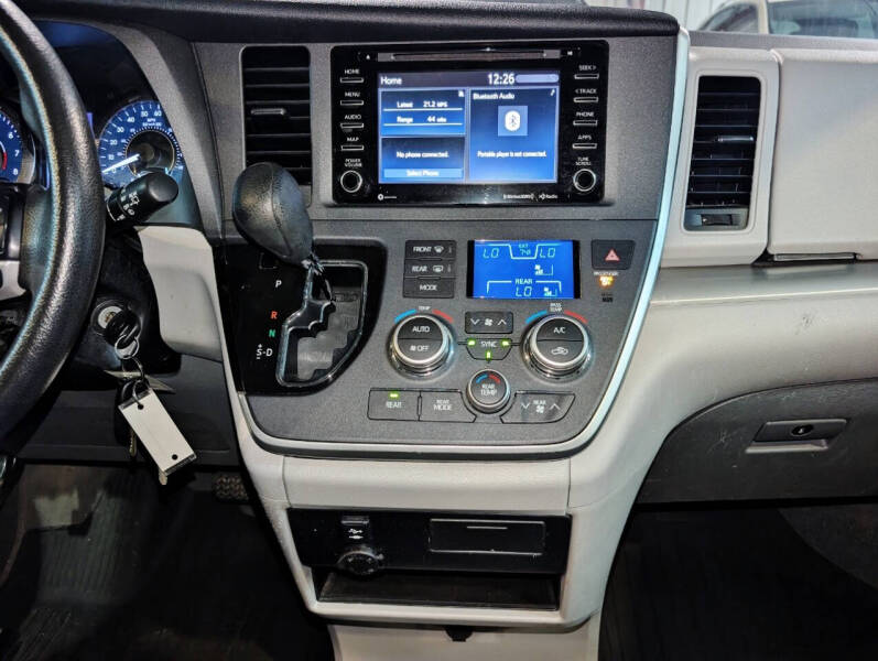 2020 Toyota Sienna LE 7-Passenger