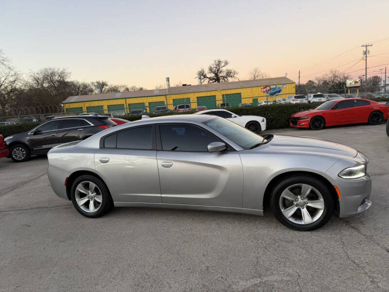 2017 Dodge Charger SXT