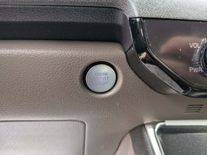 2025 Kia Carnival SX