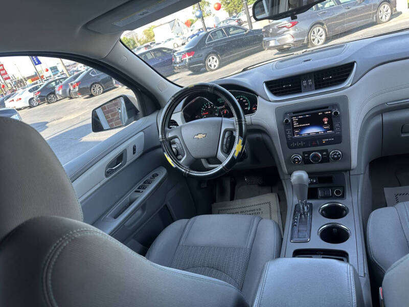 2017 Chevrolet Traverse LS