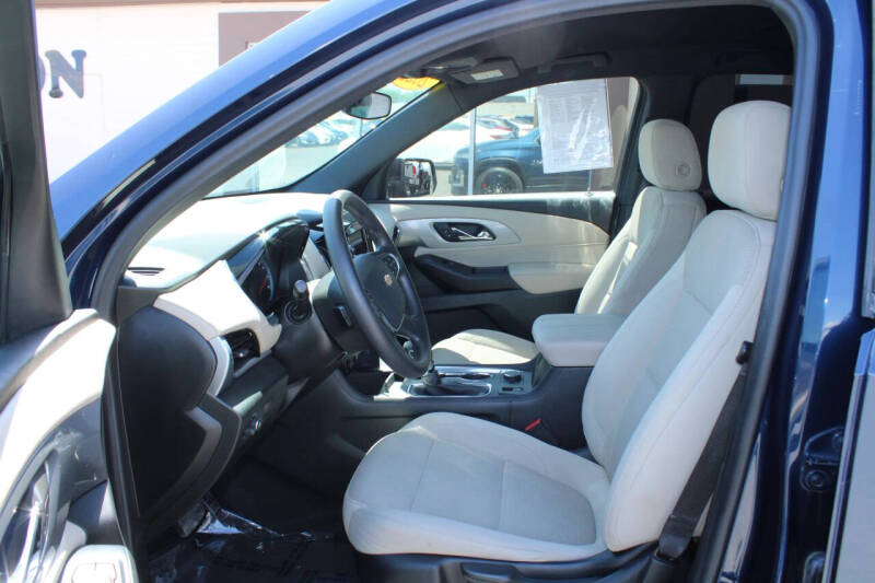 2022 Chevrolet Traverse LS