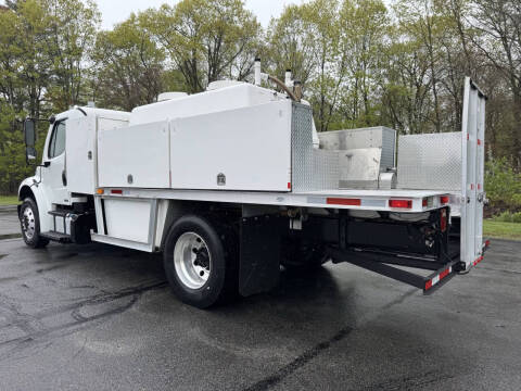 2011 Freightliner M2 106