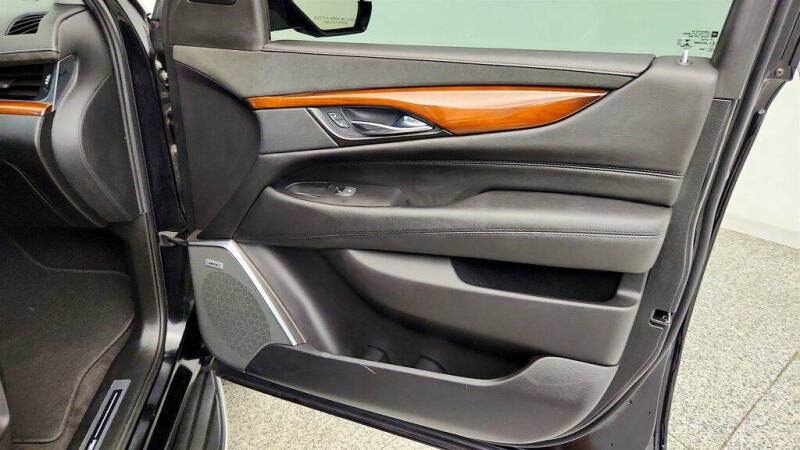 2020 Cadillac Escalade Standard