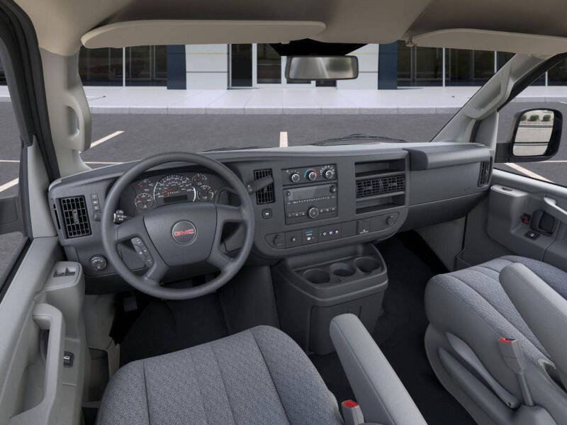 2025 GMC Savana 3500