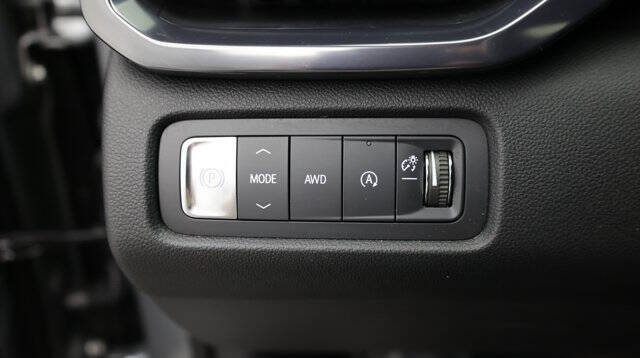 2025 GMC Acadia AT4