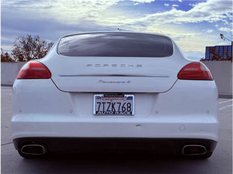 2011 Porsche Panamera 4