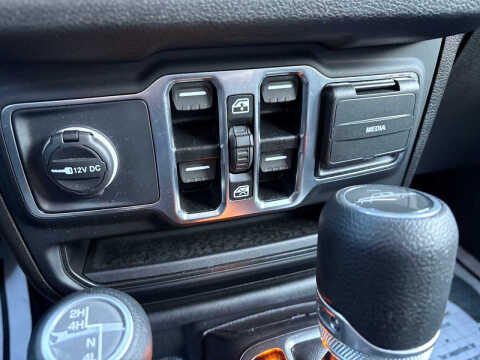 2025 Jeep Gladiator NightHawk