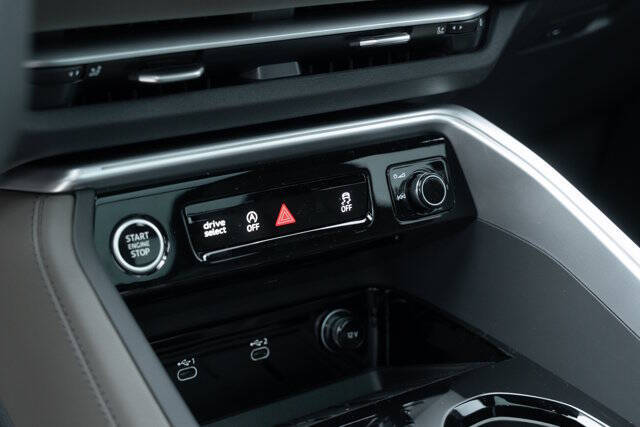 2025 Audi Q5 quattro Premium Plus TFSI