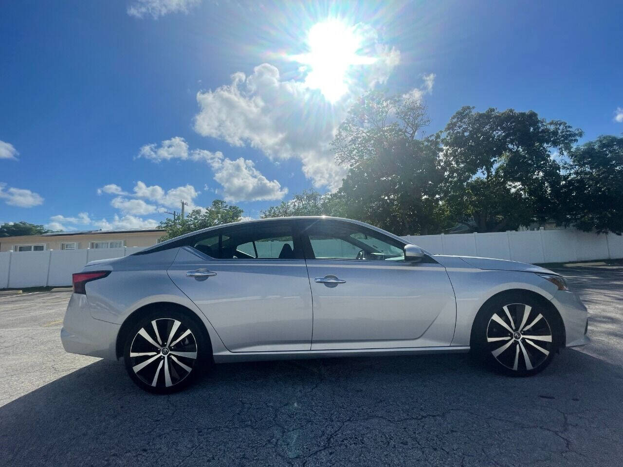 2020 NISSAN Altima Sedan - $17,950