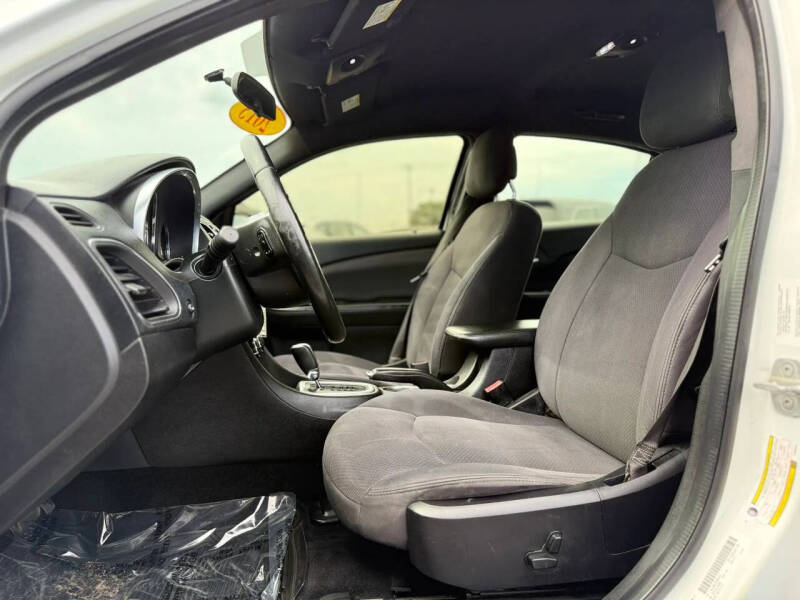2013 Chrysler 200 Touring
