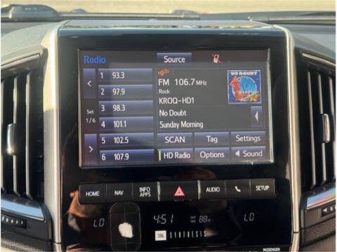 2017 Toyota Land Cruiser