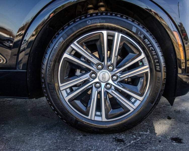 2024 Cadillac LYRIQ Luxury 2