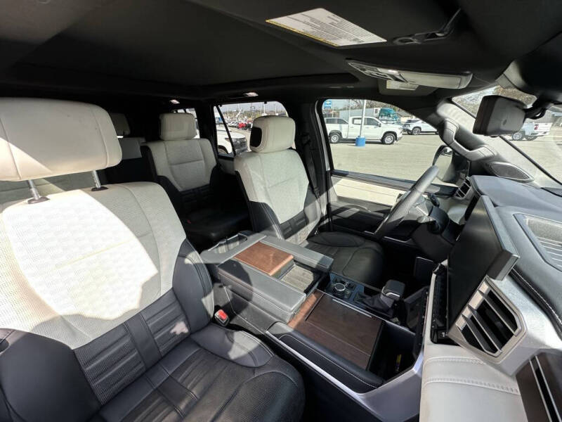 2025 Toyota Sequoia Capstone