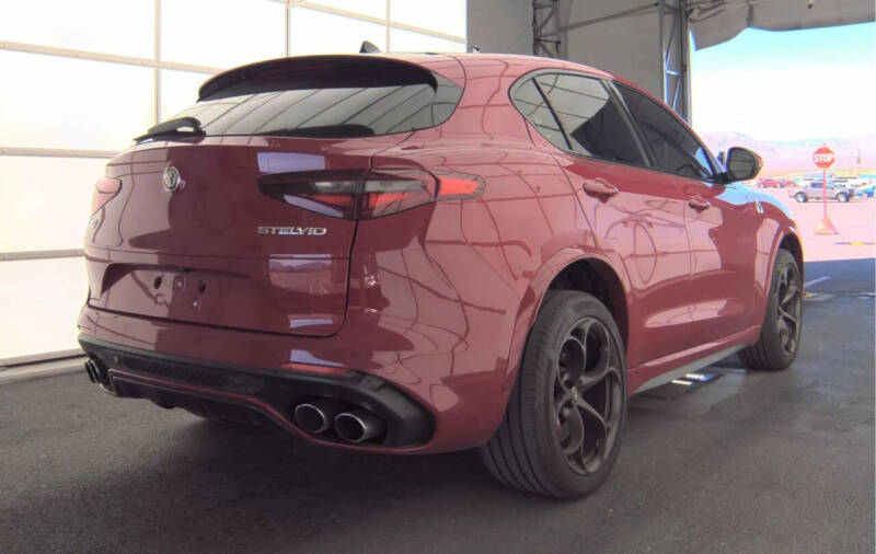2021 Alfa Romeo Stelvio Quadrifoglio
