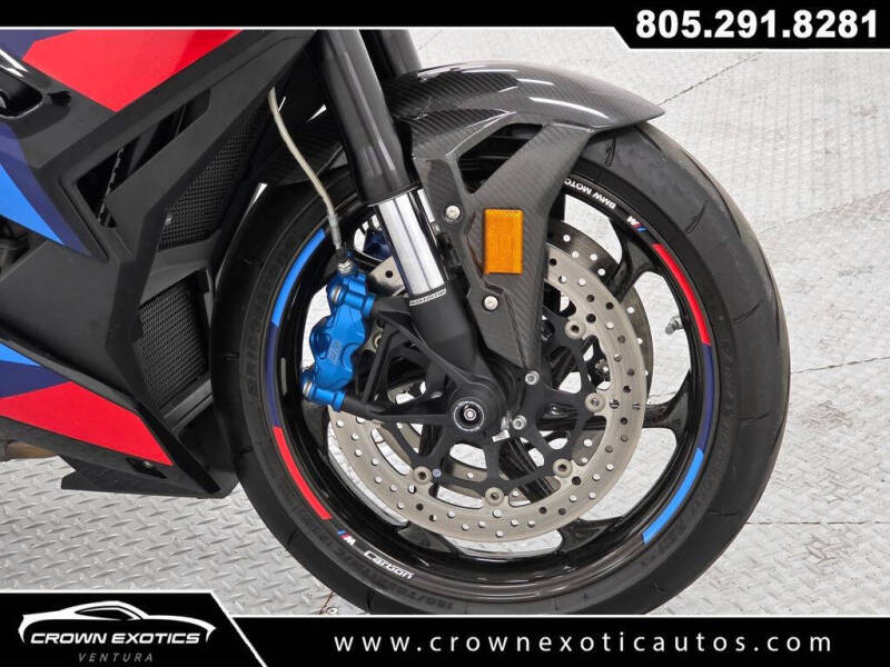 2025 BMW M 1000 R