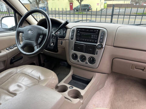 2005 Ford Explorer XLT