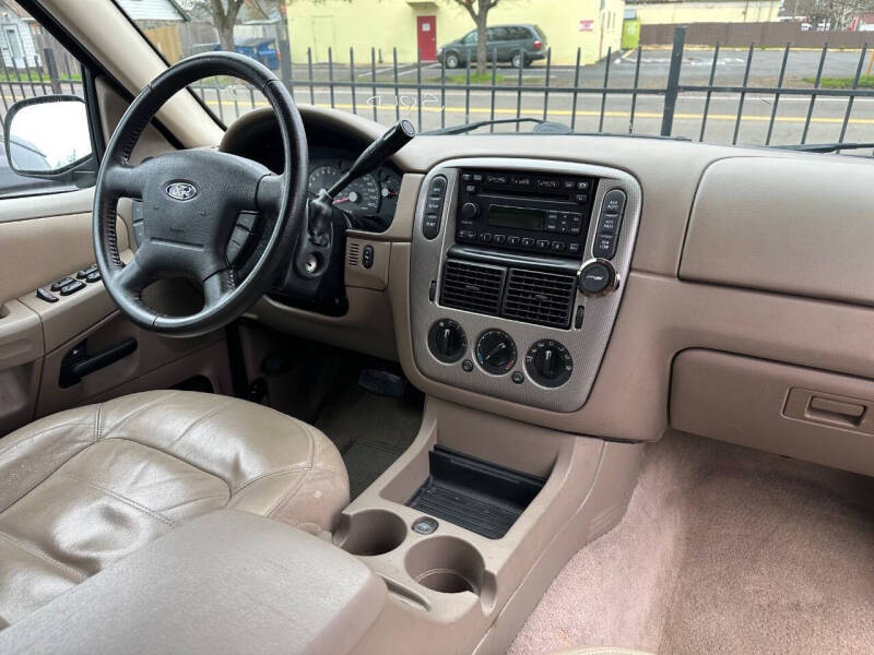 2005 Ford Explorer XLT