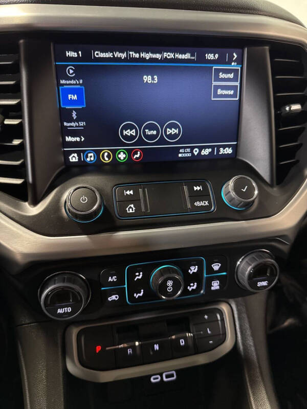 2023 GMC Acadia SLE
