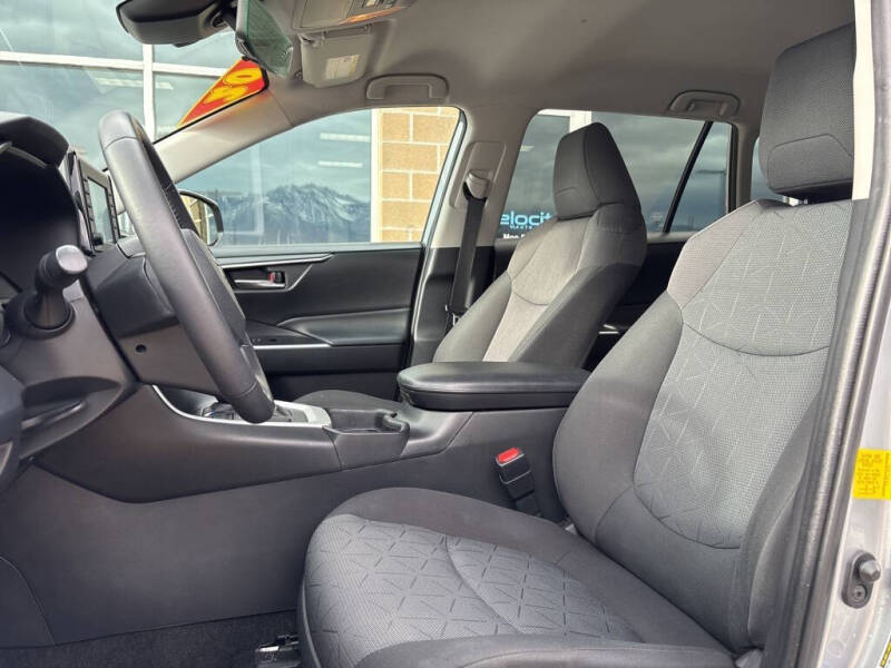 2020 Toyota RAV4 XLE