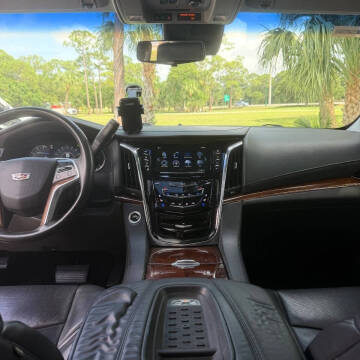 2017 Cadillac Escalade Luxury