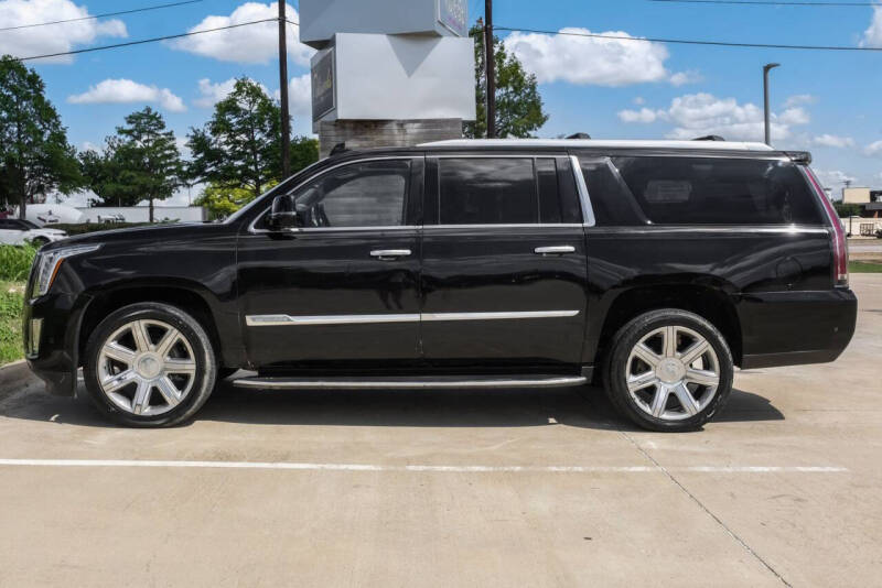 2018 Cadillac Escalade ESV Luxury