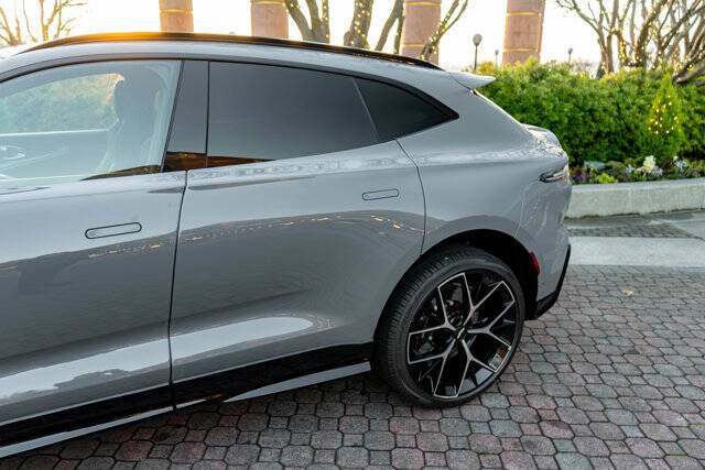 2026 Aston Martin DBX 55