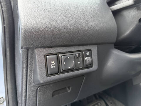 2010 Nissan Versa 1.8 SL