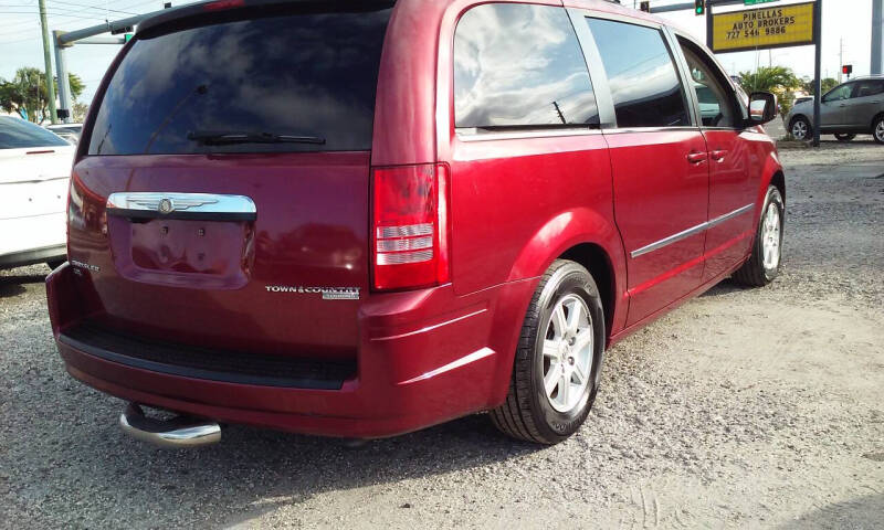 2010 Chrysler Town and Country Touring Plus