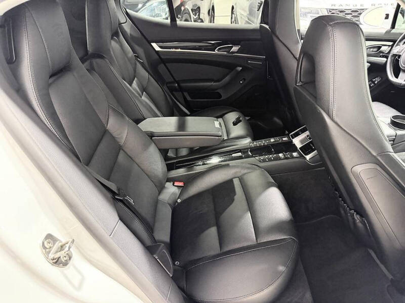 2016 Porsche Panamera