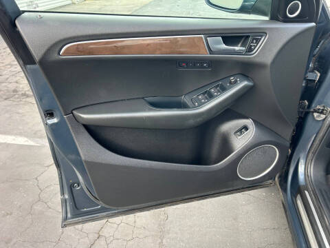 2011 Audi Q5 3.2 quattro Premium Plus