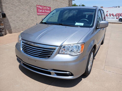 2016 Chrysler Town and Country for sale at NORTHWEST MOTORS in Enid OK