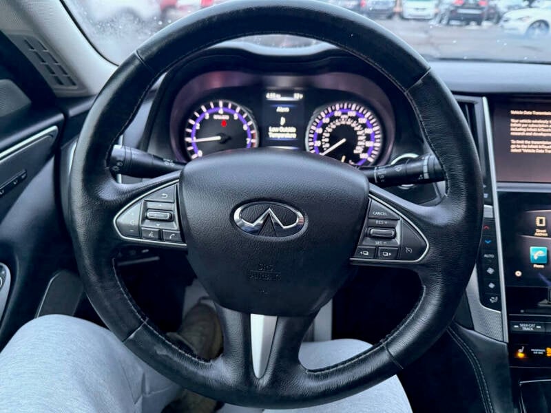 2017 INFINITI Q50 Base photo 14