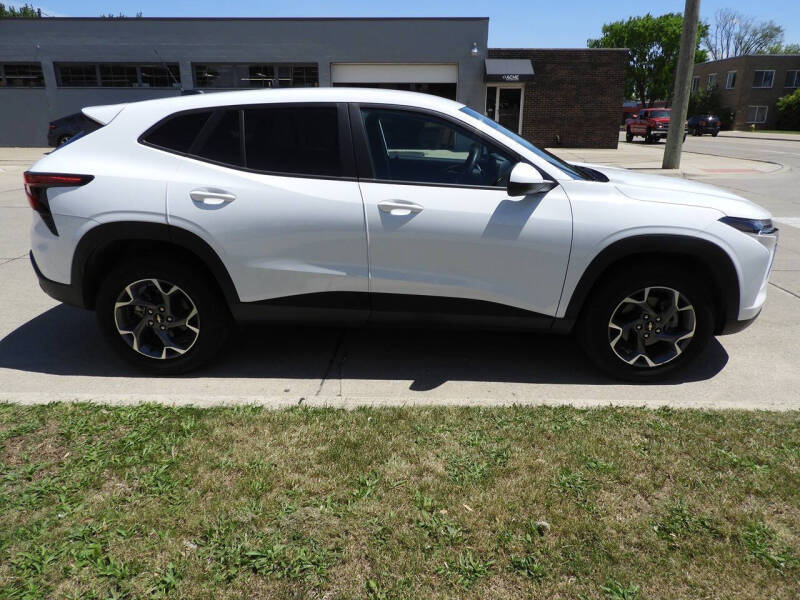 2025 Chevrolet Trax LS