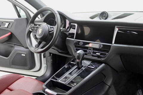 2022 Porsche Macan