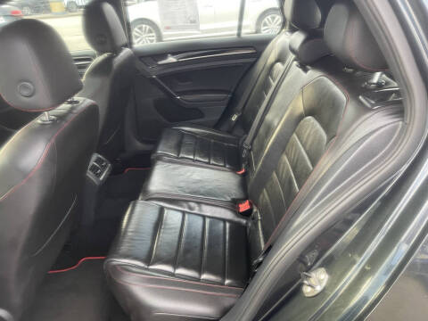 2015 Volkswagen Golf GTI SE