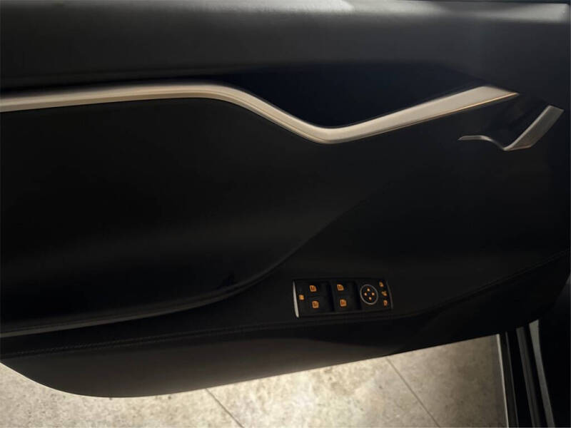 2016 Tesla Model S 70