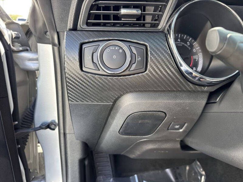 2016 Ford Mustang V6