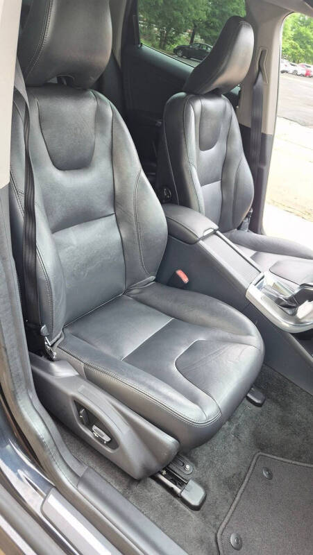 2015 Volvo XC60 T5 Drive-E Premier