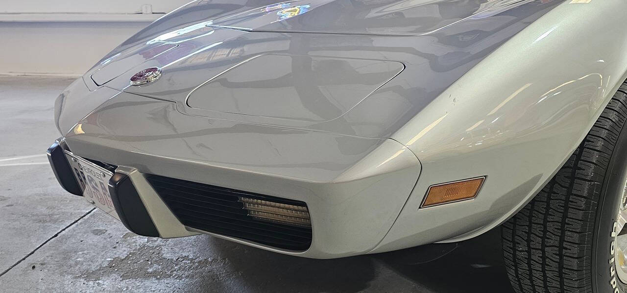 1976 Chevrolet Corvette Stingray 28