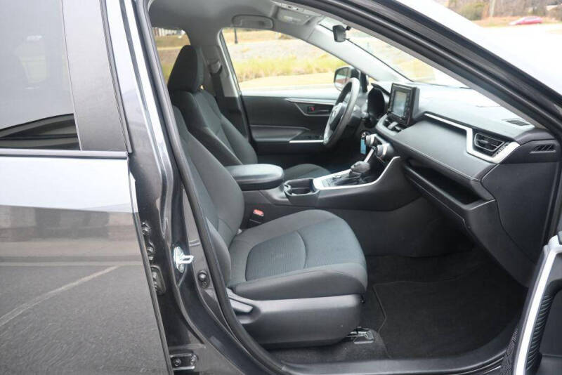 2020 Toyota RAV4 Hybrid LE